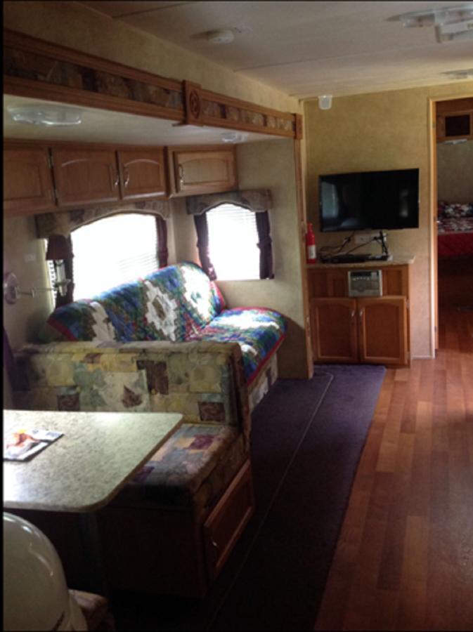 Berry Creek Cabins Hotel Isabel Esterno foto